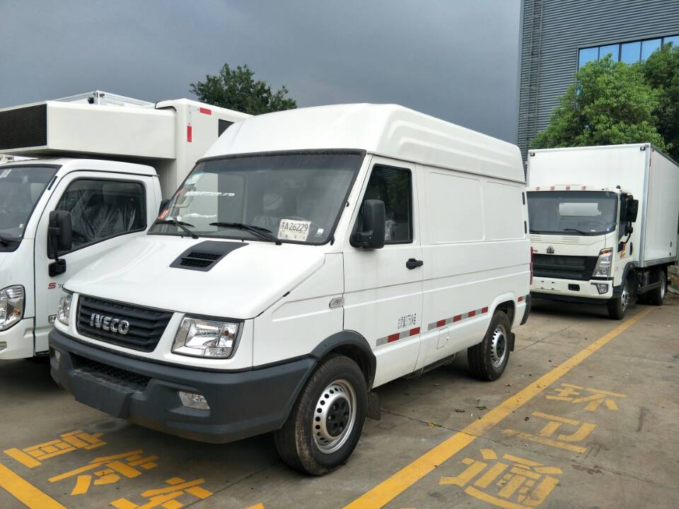 依維柯面包冷藏車（國(guó)六）