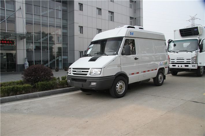 依維柯面包冷藏車（國(guó)六）