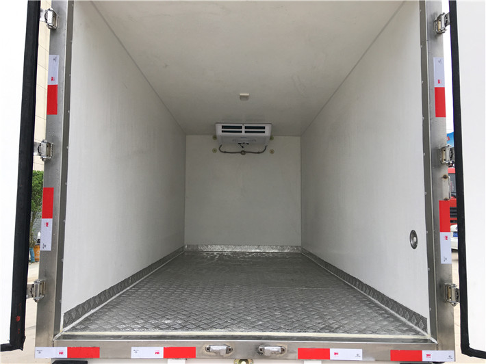 江鈴新順達(dá)（4.2米）冷藏車