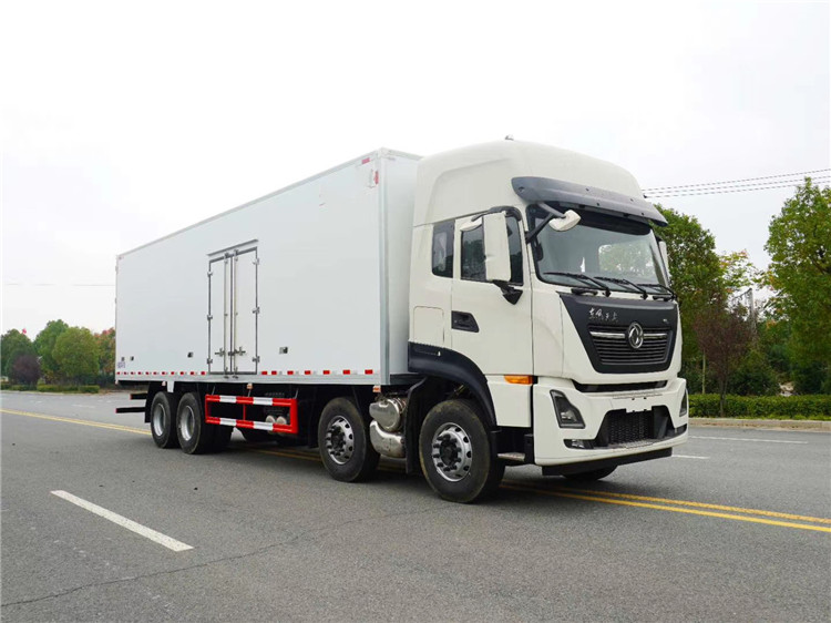 東風(fēng)天龍前四后八9.6米冷藏車