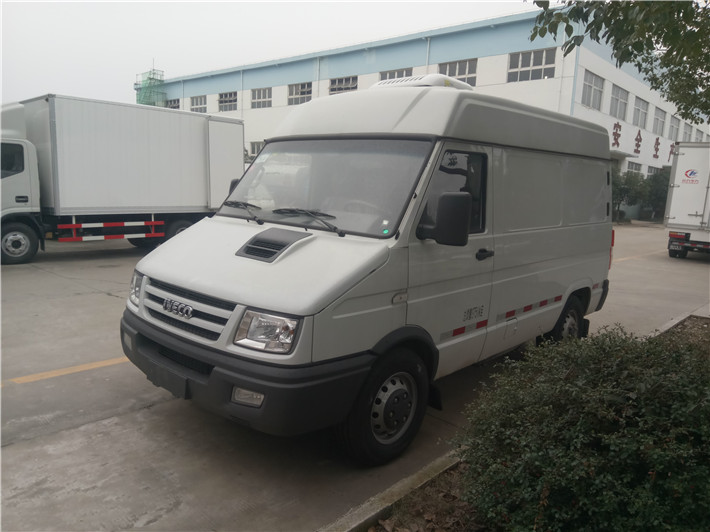 依維柯藥品運(yùn)輸冷藏車