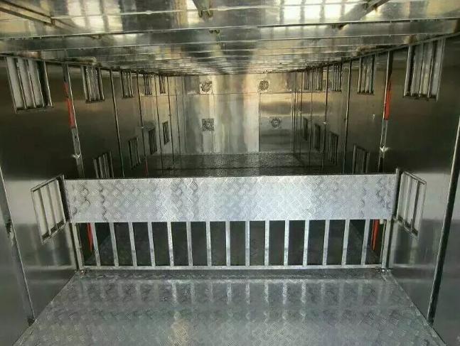 東風(fēng)D9恒溫運豬車
