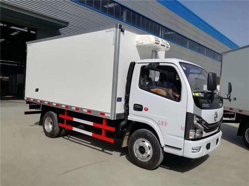 東風(fēng)多利卡4.2米冷藏車