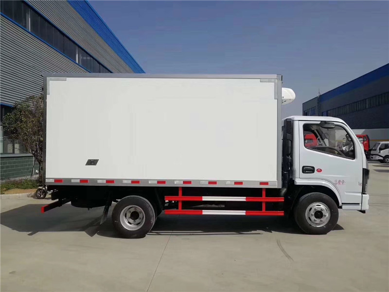 東風(fēng)多利卡4.2米冷藏車